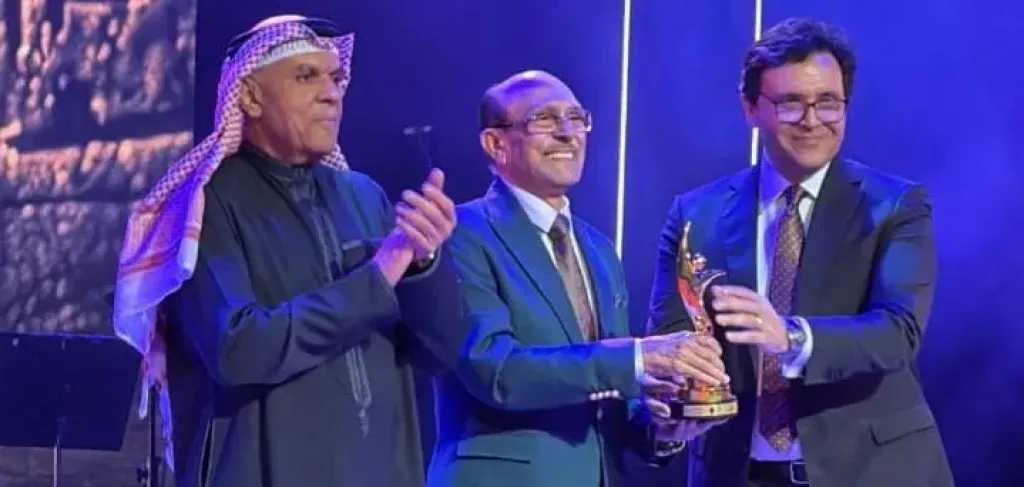 مهرجان المسرح العربي يكرم النجم الكبير ”محمد صبحى ” فى دورته ال 16