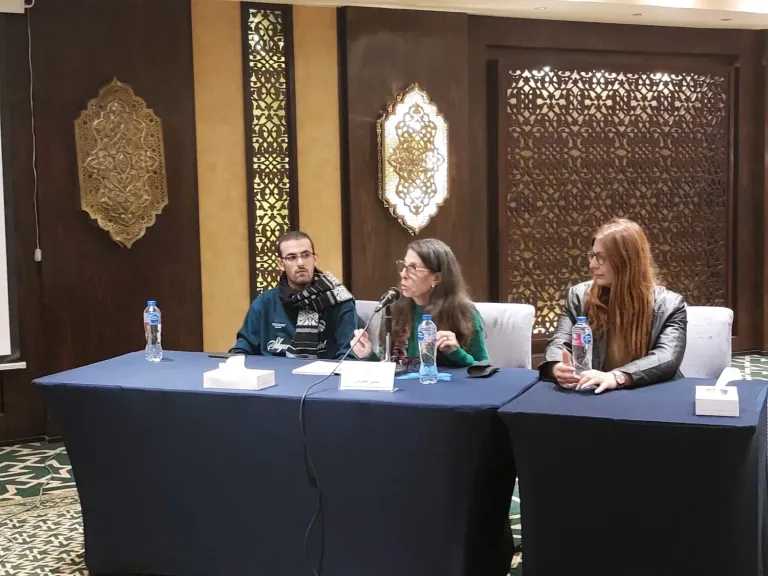 فريق عمل عرض ” كيما اليوم ” فى ندوة مهرجان المسرح العربي: نعرض صورة تشع الحب والأمل