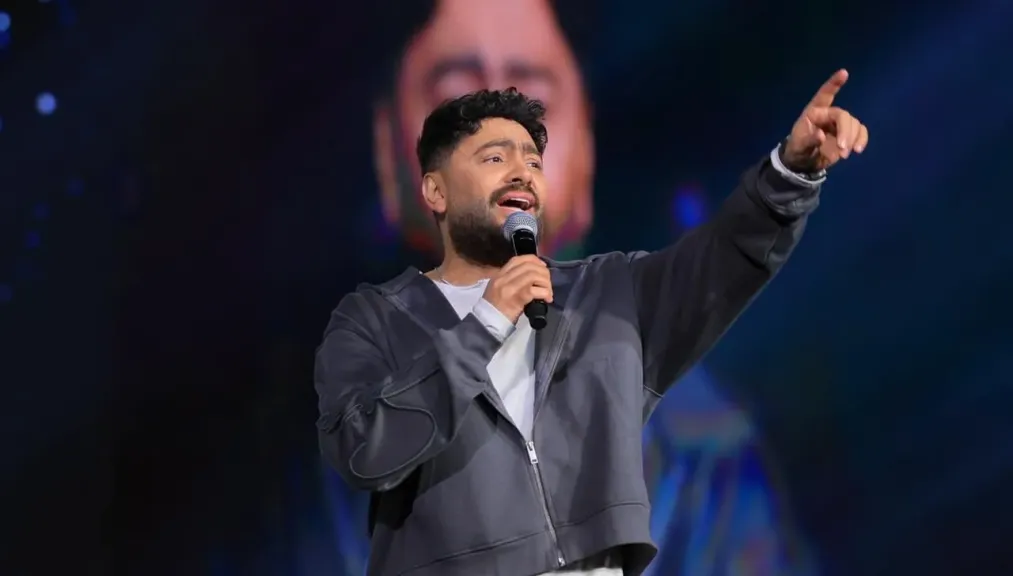 بالصور..تامر حسني يحيى أضخم حفلات مهرجان ”شتاء مدينتي ” ويشعل حماس الآلاف