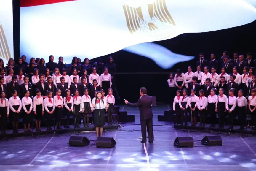 مواهب الأوبرا تحتفل بعيد الشرطة وثورة يناير على المسرح الصغير