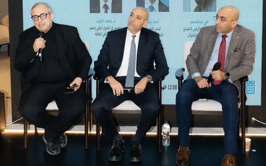 خبراء بمعرض الكتاب..الكتاب باقٍ والناشر مطالب بالتطور