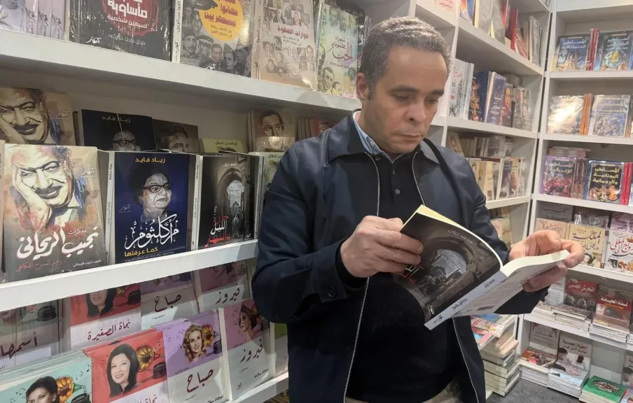 ”حارة الليل والنهار” رواية جديدة للكاتب محمد زيان..ترصد الحب والخير والجمال فى الحى الشعبى