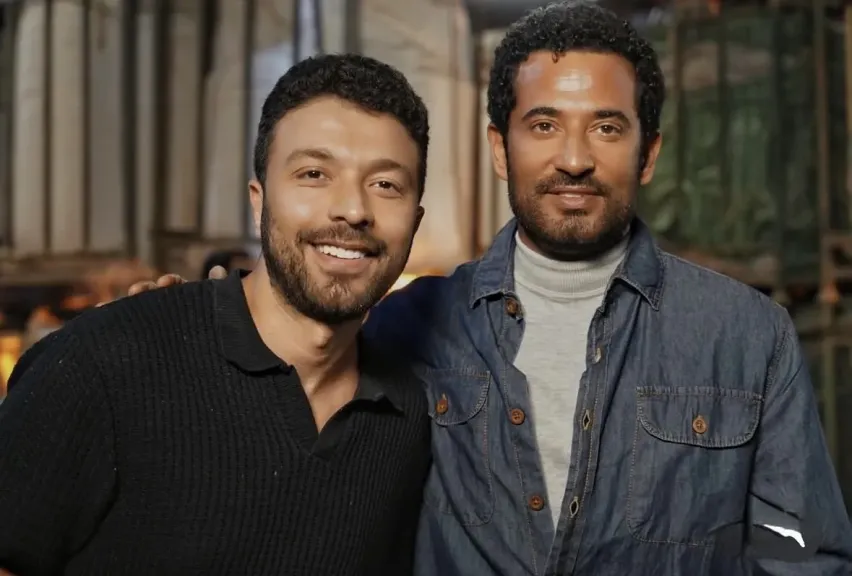 المخرج أحمد خالد موسي يمازح عمرو سعد : ”اعتزال إيه أنا وراك لحد ما تنتحر”