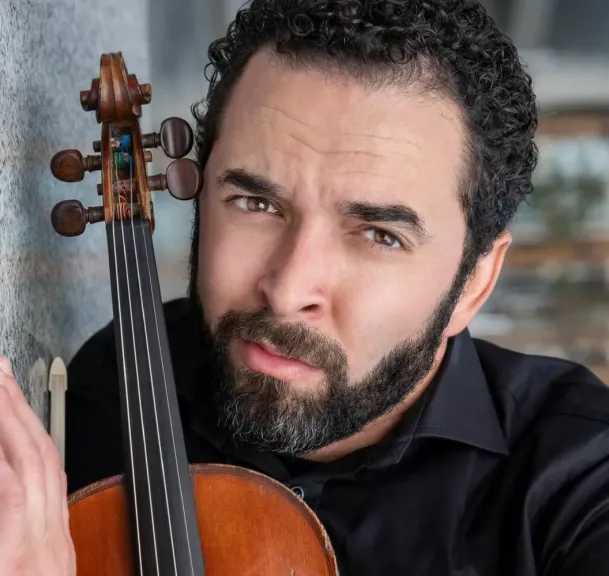 موازييك عيد الحب لمحمد شرارة فى الأوبرا