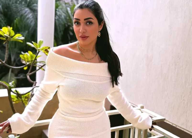 كوثر حجازى ..تشارك فى مسلسل ”على كلاى” بتأليف  أغانى تتر البداية والنهاية