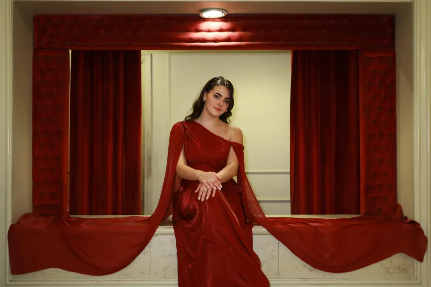 كنزى تركى..تخطف الأنظار فى إحتفالات ”عيد الحب ” بالأوبرا