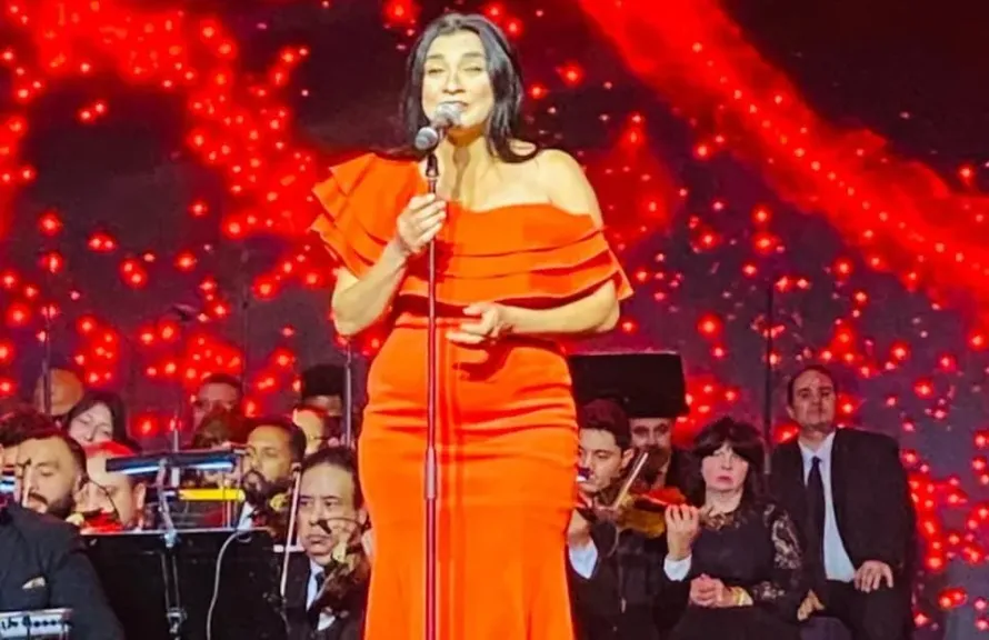 رحاب مطاوع..فى عباءة ”وردة” فى ثاني أمسية لعيد الحب بالأوبرا