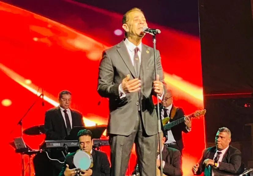 إستقبال حافل من جمهور عيد الحب بالأوبرا لمدحت وعمرو وميرفت أمين فى صدارة الحضور