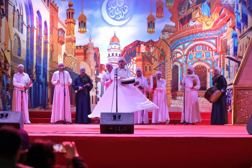 ”فرقة التنورة التراثية” تحيى الليلة الرابعة ل ”هل هلالك” بساحة الهناجر