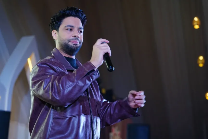 أحمد جمال..يحيى حفل بخيمة رمضانية بباقة من أشهر أغانيه بحضور جماهيري كبير