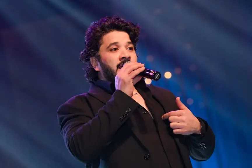 مصطفى حجاج..يتألق بأجمل أغانيه فى حفلات العيد على مسرح البالون