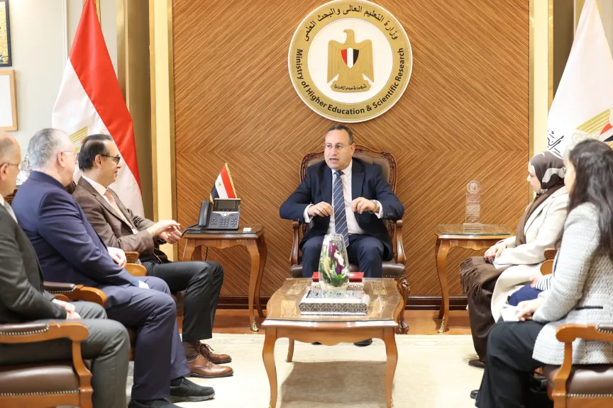 وزير التعليم العالى يبحث مع جامعة ”بون” الألمانية آفاق التعاون الأكاديمي وبرامج التميز البحثى