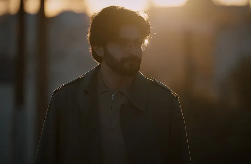 المطرب الأردنى طارق الفقيه..يطلق أحدث أغنياته ”يمكن”