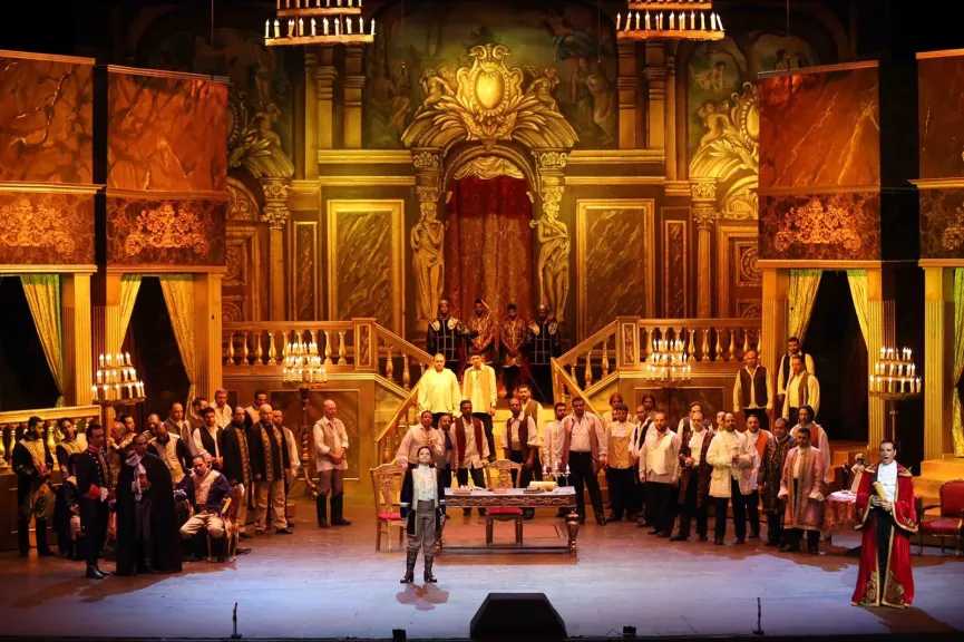 أوبرا القاهرة فى حفل تنكرى بالمسرح الكبير