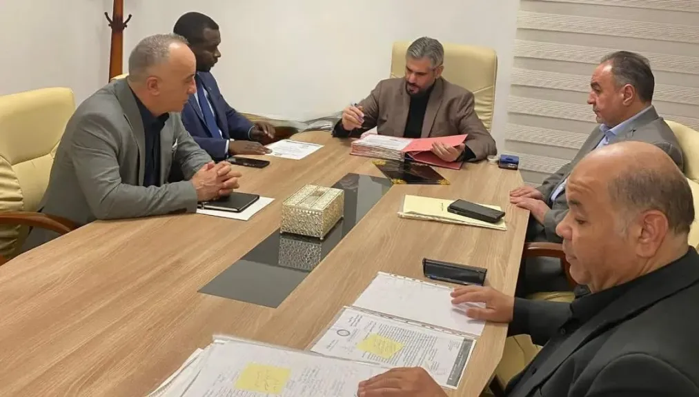 السفير عبد المطلب ثابت..يترأس اجتماعا موسعا بالسفارة الليبية بالقاهرة ويوجه بحسم الملفات العالقة