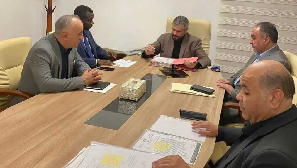 السفير عبد المطلب ثابت..يترأس اجتماعا موسعا بالسفارة الليبية بالقاهرة ويوجه بحسم الملفات العالقة