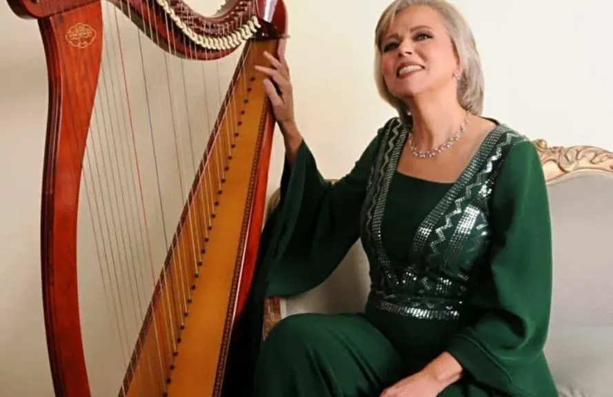 مؤلفات عربية على هارب منال محيى الدين ..بالمسرح الصغير