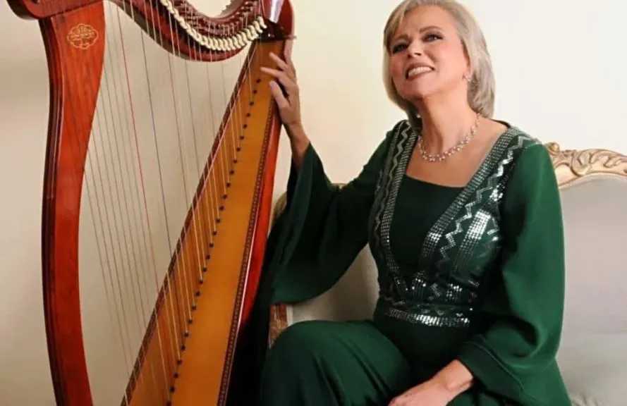 مؤلفات عربية على هارب منال محيى الدين ..بالمسرح الصغير