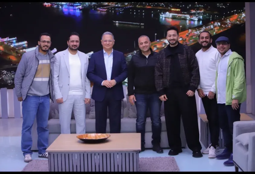 نجوم وصُناع ”المداح أسطورة النهاية” الليلة” في برنامج ”يحدث في مصر”