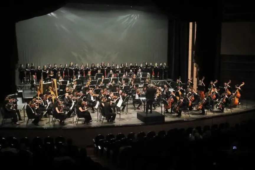 السيمفونى يصور مشاعر” الأم الثكلى ” بالأوبرا