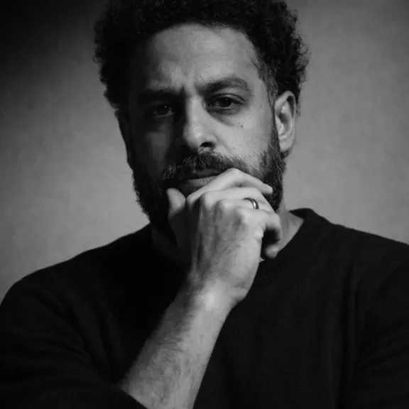 مدير تصوير مصرى يحقق خطوة دولية نادرة عبر فيلم ” 52 BLUE”