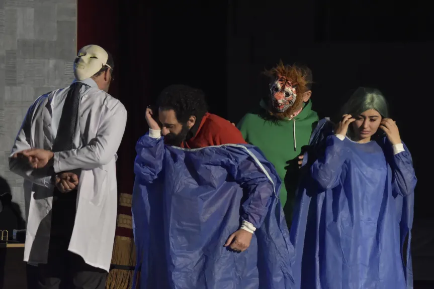 ”أعراض انسحاب ” كامل العدد فى ليلة إفتتاحه بمسرح ”ليسيه الحرية” بالإسكندرية