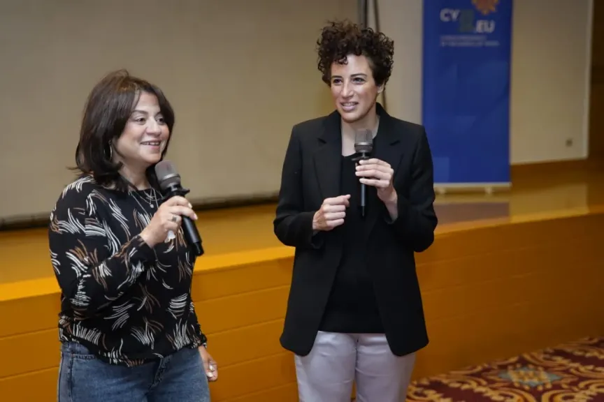 السفيرة القبرصية بمصر تستعرض رمزية السينما ”بمهرجان أسوان لأفلام المرأة”