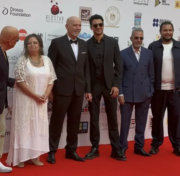 وزير الثقافة ومحافظ الإسكندرية ونجوم الفن على ريد كاربت افتتاح ”الإسكندرية للفيلم القصير”