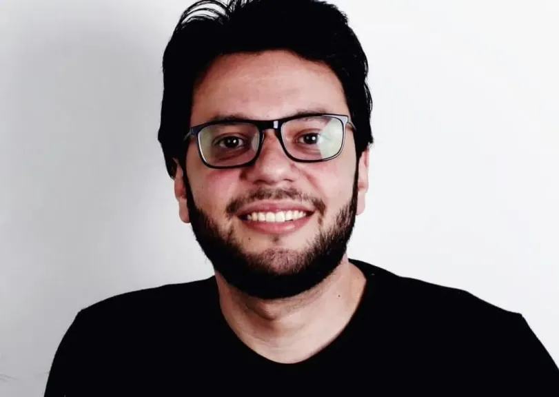 مصطفى عماد عبر ”ملعب البلدوزر”: رحيل عبد المنعم وربيعة ..كارثة وبإمارة إيه الأهلي يكسب الزمالك!