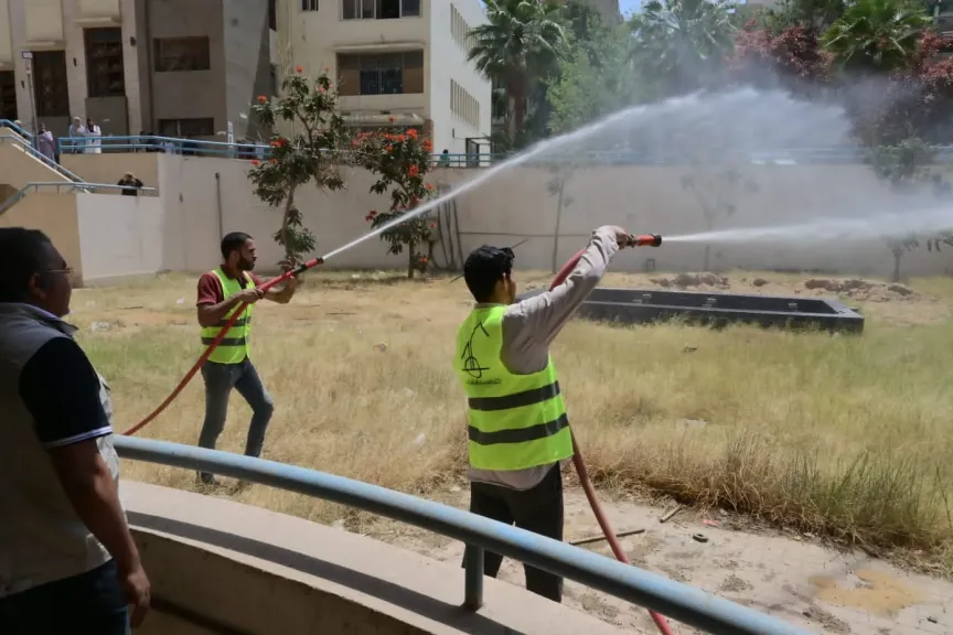 هندسة المطرية بجامعة حلوان تحاكى سيناريو الإخلاء فى الحرائق لتعزيز جاهزية الطوارئ
