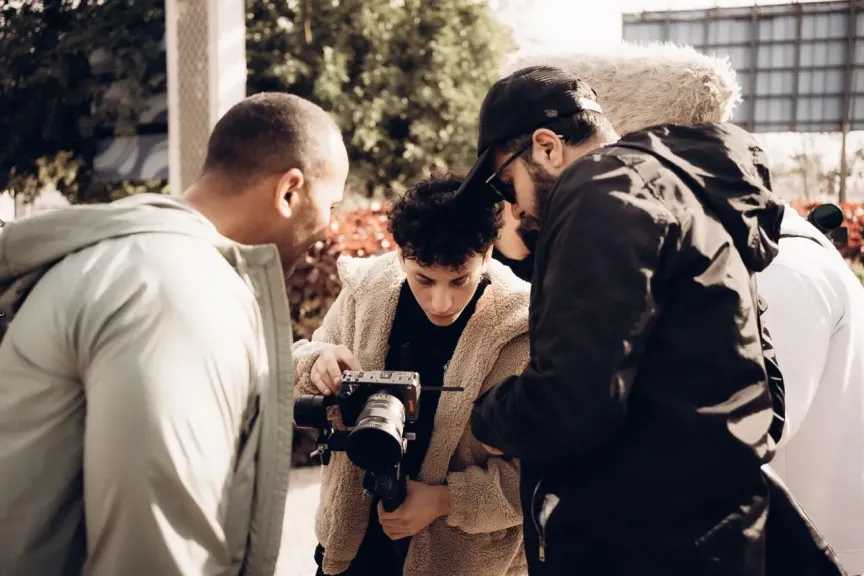 المخرج مصطفى طيبة..يتصدر التريند بفيلم ”أحلام ع التختة ” ويحصد ملايين المشاهدات