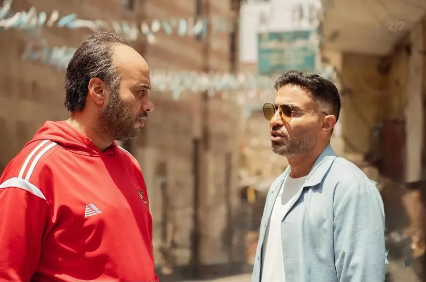 حاتم صلاح.  يشارك أحمد فهمى وأسماء جلال فيلم ” الفيل ع الدرفيل” ويستكملون التصوير