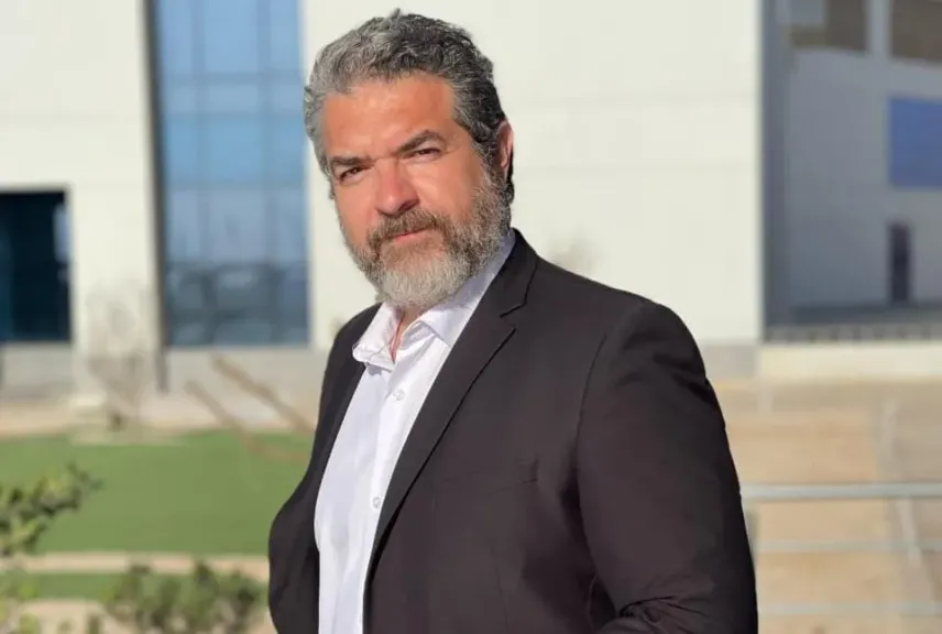خالد العيسوى: نور الشريف..قدوتى وأتمنى أن أترك بصمة فى عالم الدراما