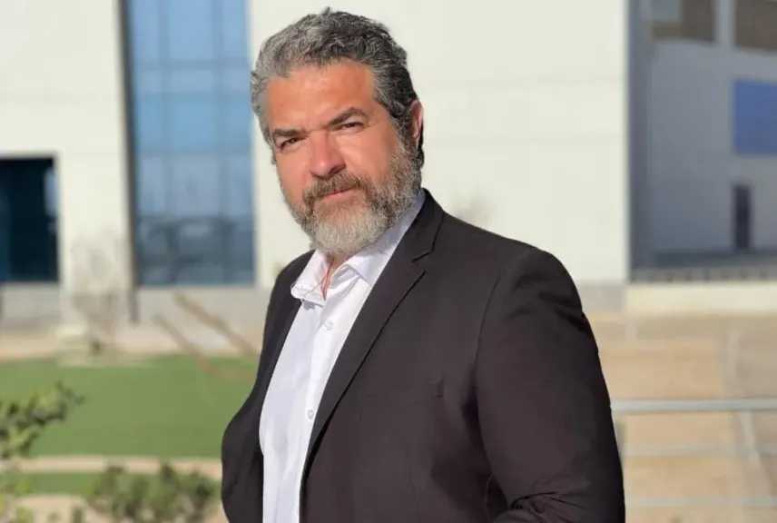 خالد العيسوى: نور الشريف..قدوتى وأتمنى أن أترك بصمة فى عالم الدراما