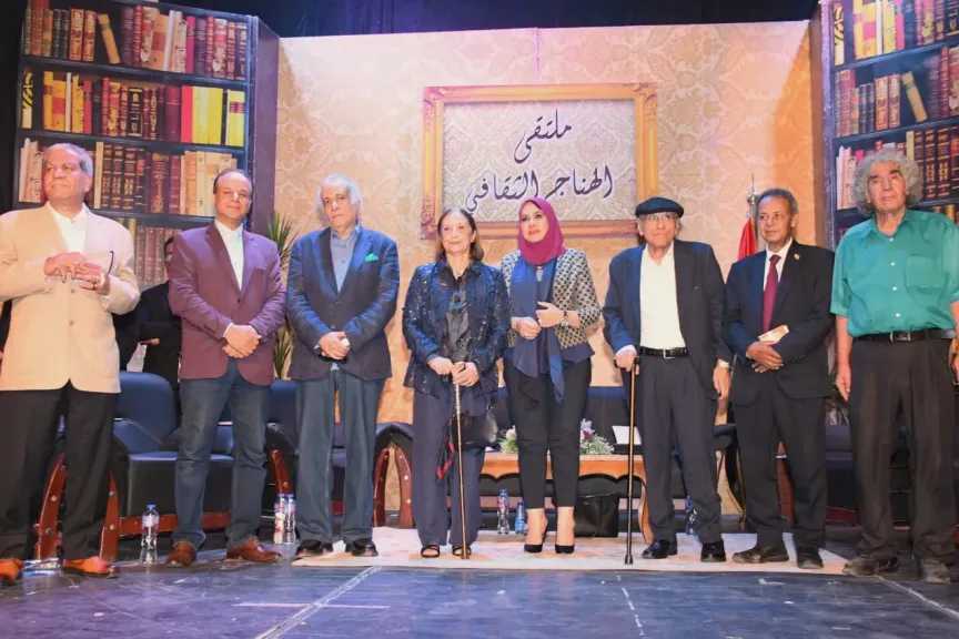 الناقد محمد الروبى” القوة الناعمة..هى نشر الثقافة بين ربوع الوطن