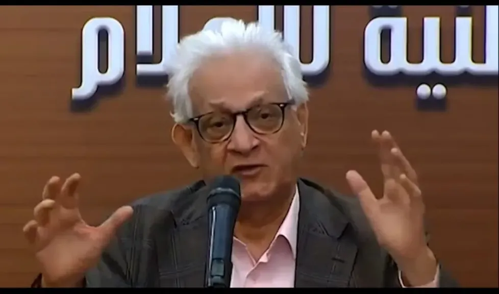 عبد الله السناوى يتحدث عن محمد حسنين هيكل على شاشة القناة الأولى