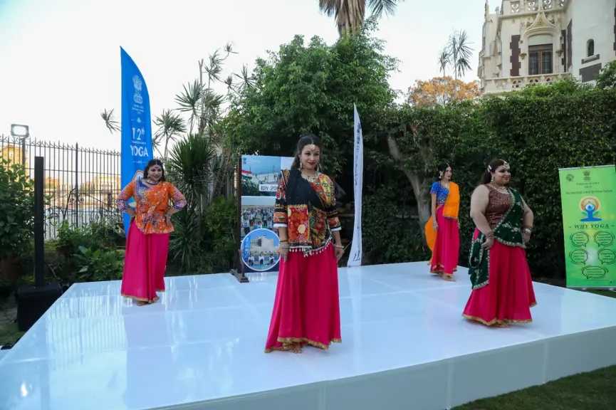 احتفالية بفوز أميرة أحمد فهمي..بجائزة رئيس الوزراء ”لليوجا” بسفارة الهند