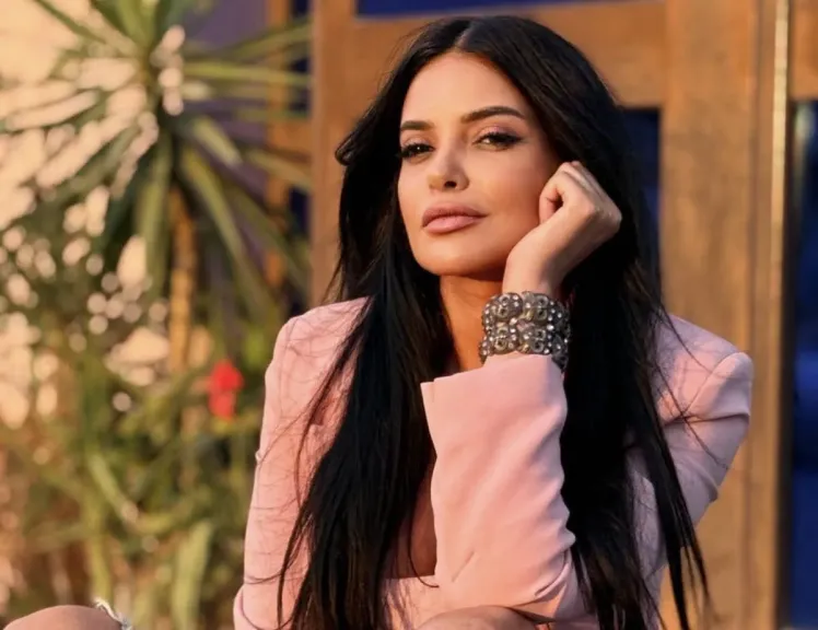 مروة الأزلي ..تحذر من الزواج بدافع الحب