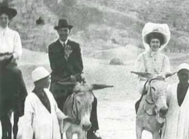 ” مرورا من هنا” فيلم جديد عن رحلات الكاتبة العالمية ” أجاثا كريستى فى أسوان ”