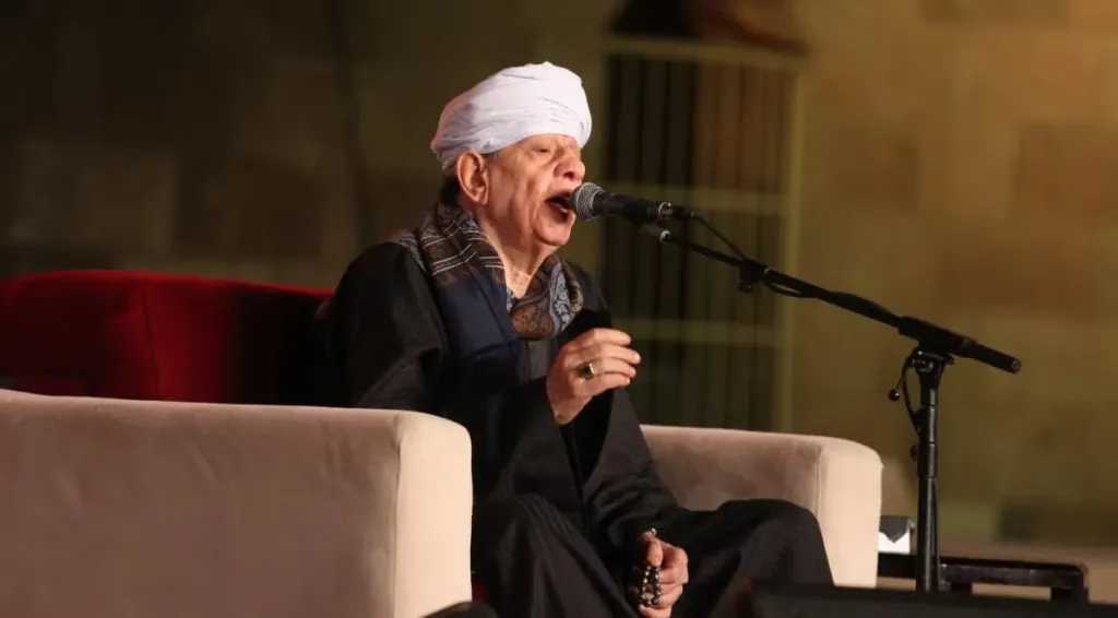 ياسين التهامى مع مريديه فى رحاب العشق الإلهي