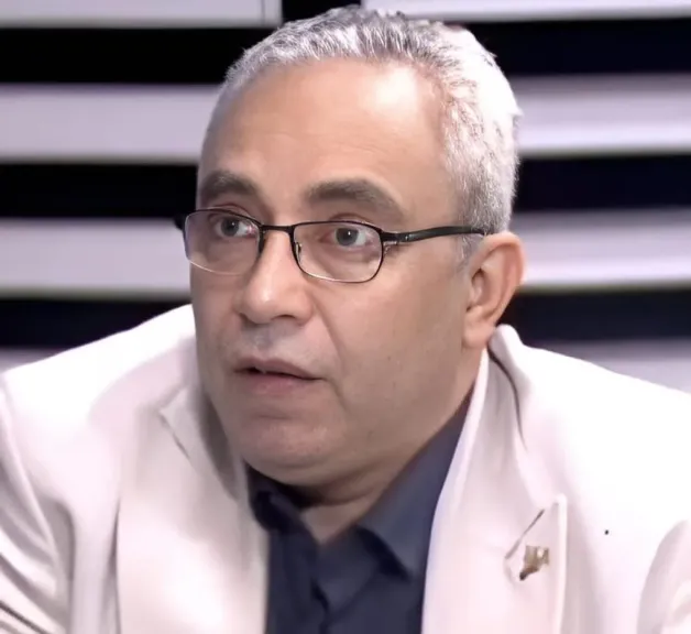مصطفى صلاح..يفتح ملف العقود والاحتكار وحماية المبدعين