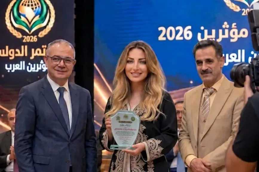 تكريم الشاعرة المغربية عائشة تاقى..فى مؤتمر المؤثرين العرب الدولى بالقاهرة