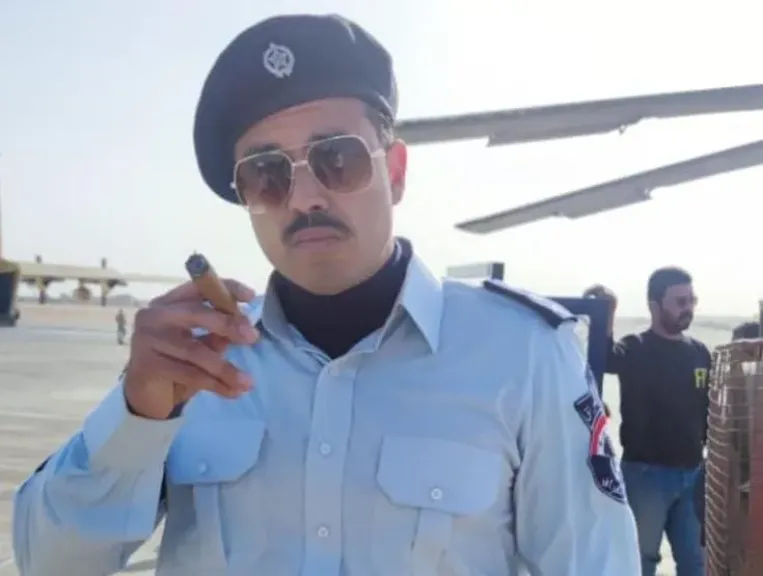 النجم هشام عاشور..يجسد ”غالب” الضابط العراقى فى المسلسل العالمى ”High Value Target”
