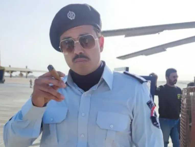 النجم هشام عاشور..يجسد ”غالب” الضابط العراقى فى المسلسل العالمى ”High Value Target”