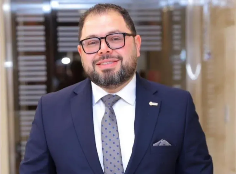 أيمن الدهشان..فى ” هواها مصرى” على راديو 9090: بناء الإنسان أساس بناء الدولة والمنصب مسؤولية وليس وسيلة للإستعلاء