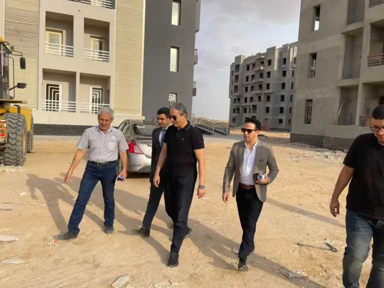 نقيب الإعلاميين يتفقد مشروع ”ديارنا” بالعبور الجديدة تمهيدا لتسليم الوحدات للأعضاء