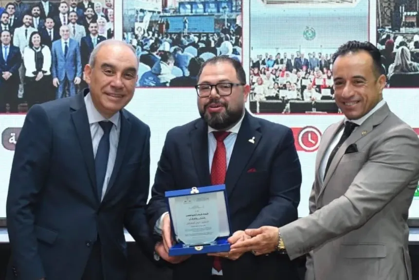 تكريم الدكتور أيمن الدهشان..فى احتفالية ” أبطال الحكاية 2026” تقديرا لجهوده فى العمل التطوعي والشبابى
