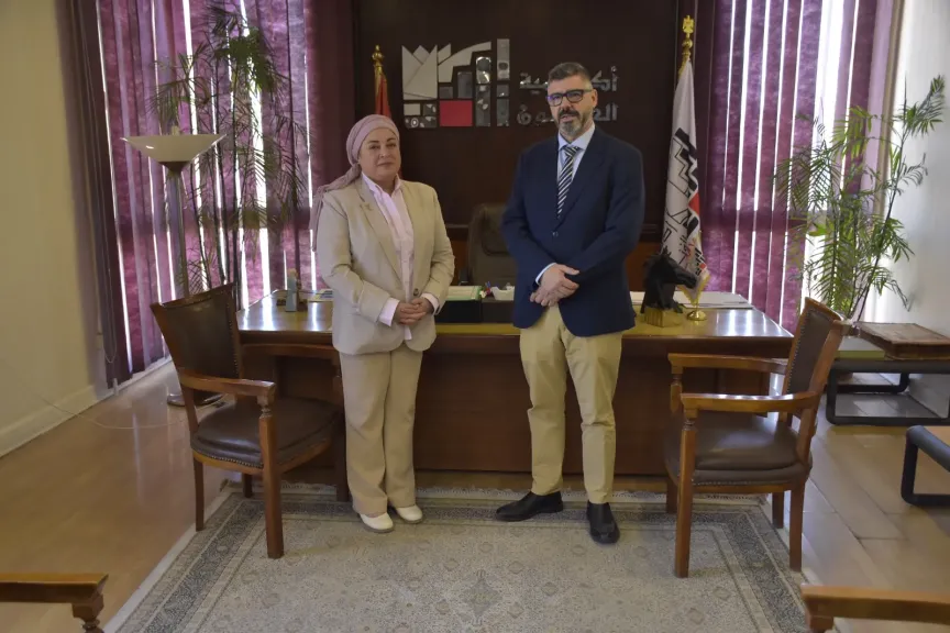 رئيس أكاديمية الفنون تبحث التعاون الفنى والثقافي مع السفارة الإسبانية