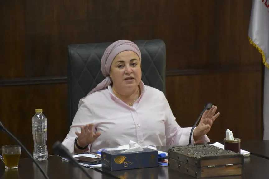 رئيس أكاديمية الفنون تعقد اجتماعا موسعا لتطوير الأنشطة الطلابية