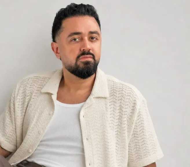 عودة المطرب حاتم فهمى..بألبوم جديد وكليب مصور بعد غياب 15 عاما
